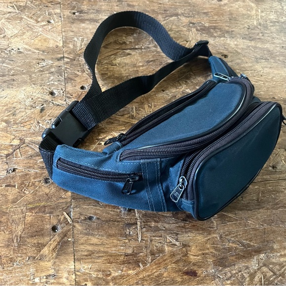 Green/teal Fanny pack - Picture 2 of 2